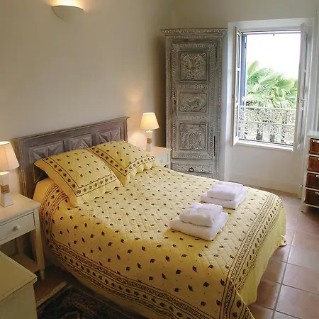Holiday La Maison Des Beaux Arts